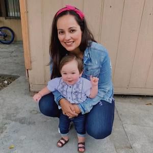 Meet your Posher, Claudia